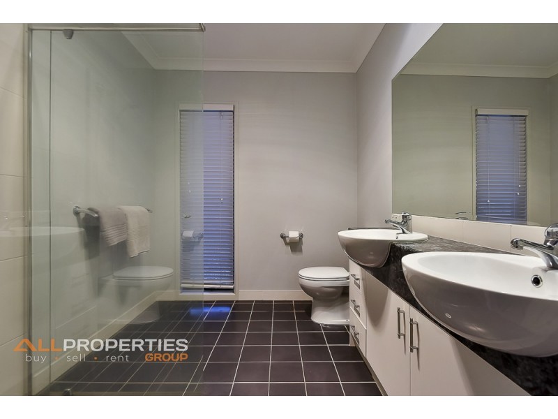 11 Elm Place, Heathwood QLD 4110