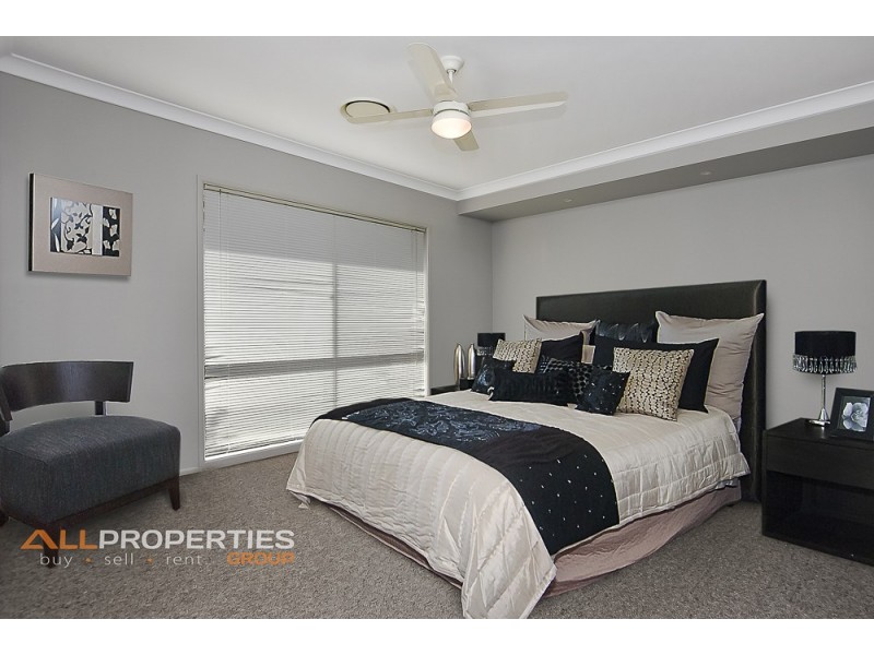 11 Elm Place, Heathwood QLD 4110