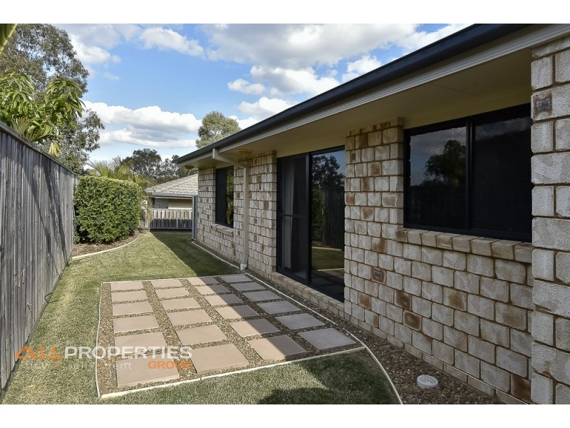 11 Elm Place, Heathwood QLD 4110