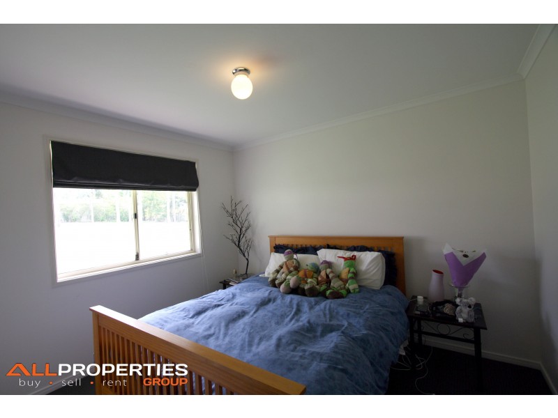 10-12 Cardwell Close, Munruben QLD 4125