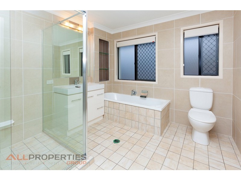 22 Riverside Terrace, Windaroo QLD 4207