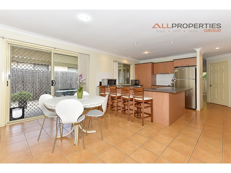 121 Jubilee Ave, Forest Lake QLD 4078