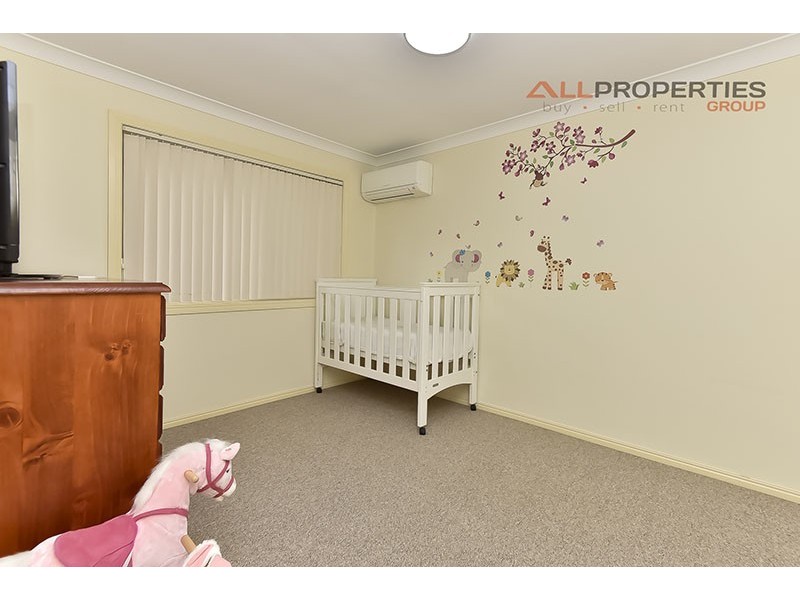 121 Jubilee Ave, Forest Lake QLD 4078