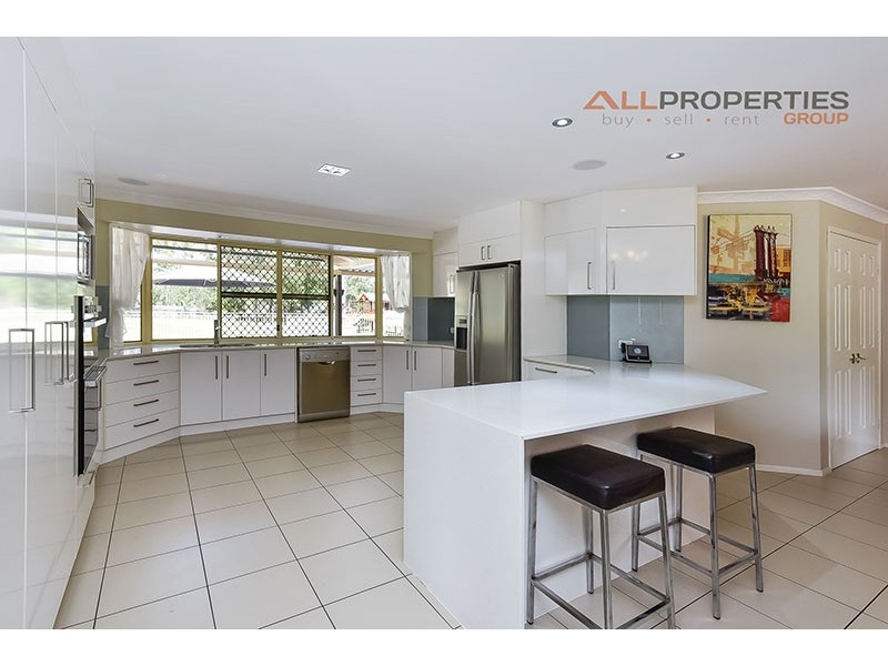 52 Deborah Court, Munruben QLD 4125