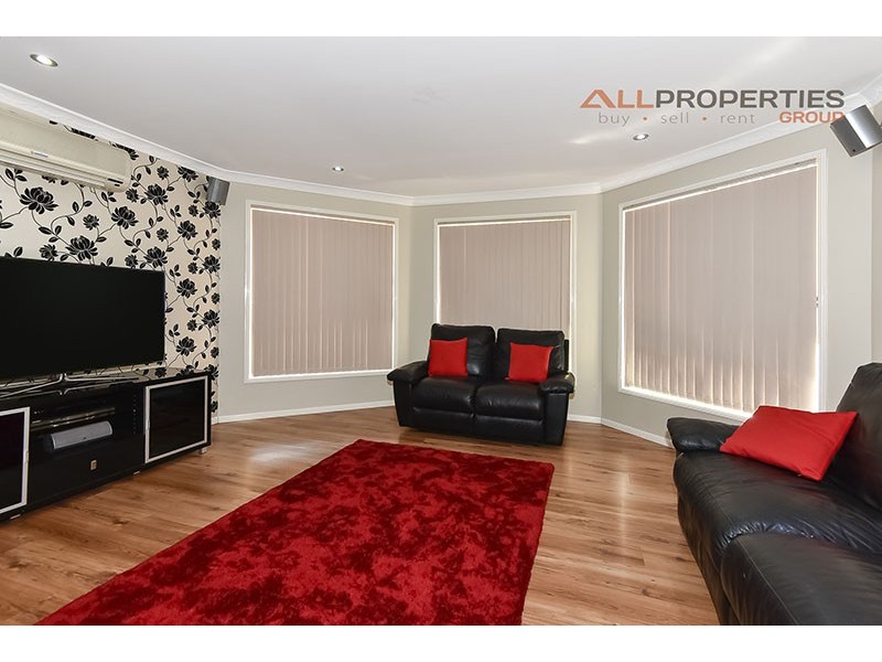 52 Deborah Court, Munruben QLD 4125