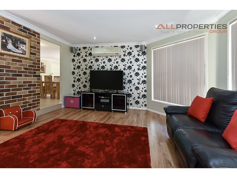 52 Deborah Court, Munruben QLD 4125