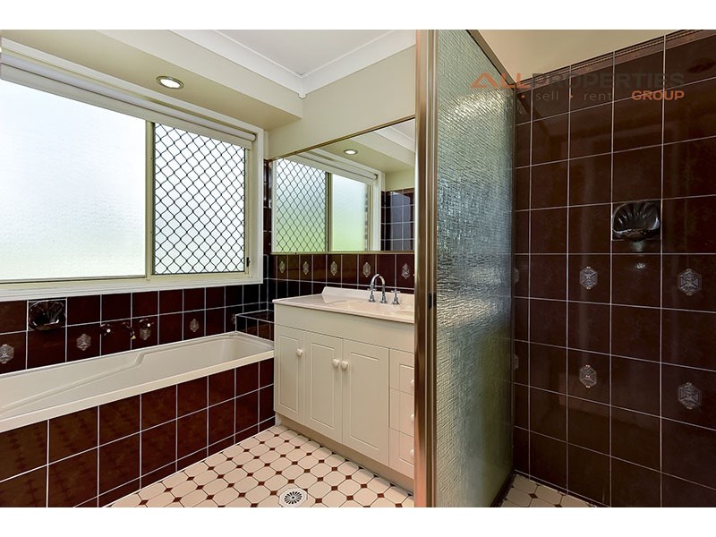 52 Deborah Court, Munruben QLD 4125