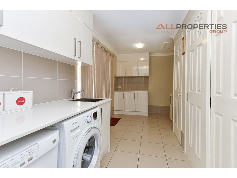 52 Deborah Court, Munruben QLD 4125