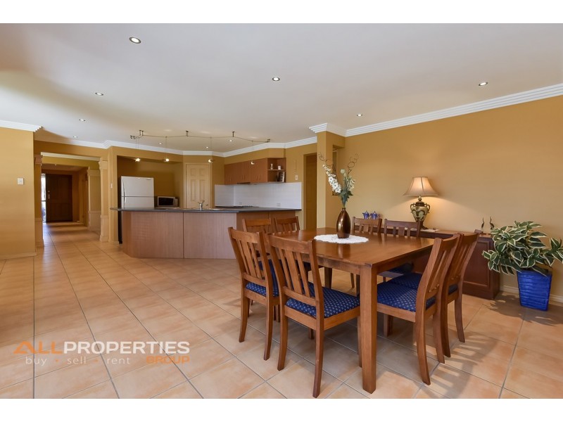 4 CORNELL CLOSE, Regents Park QLD 4118