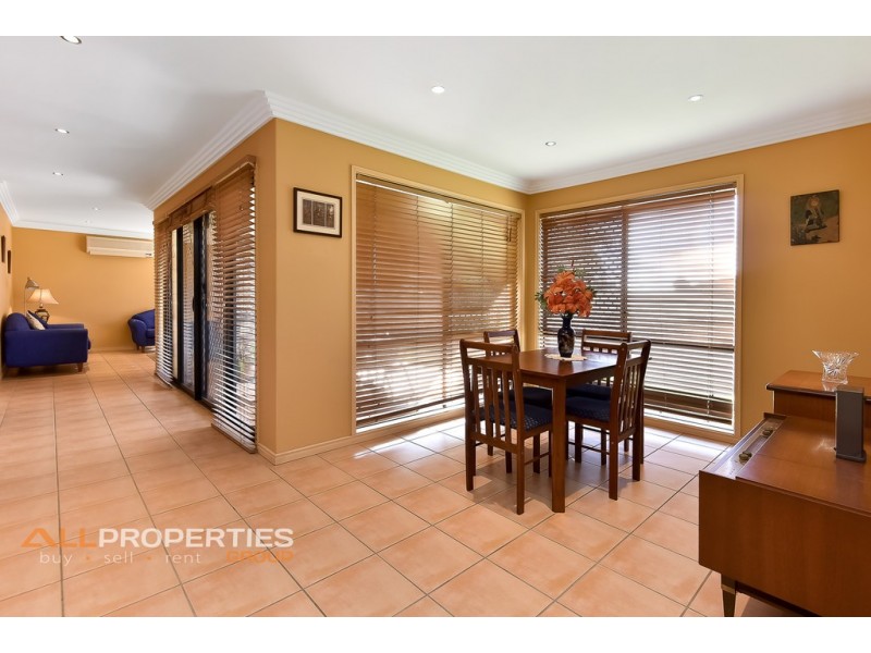 4 CORNELL CLOSE, Regents Park QLD 4118