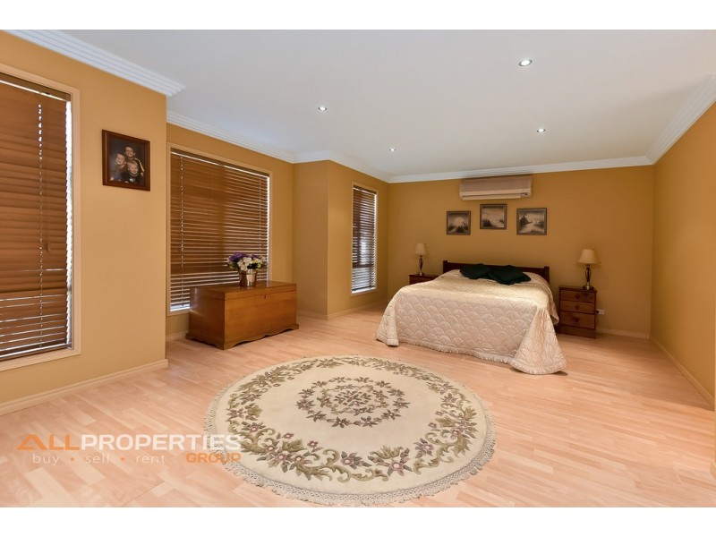 4 CORNELL CLOSE, Regents Park QLD 4118