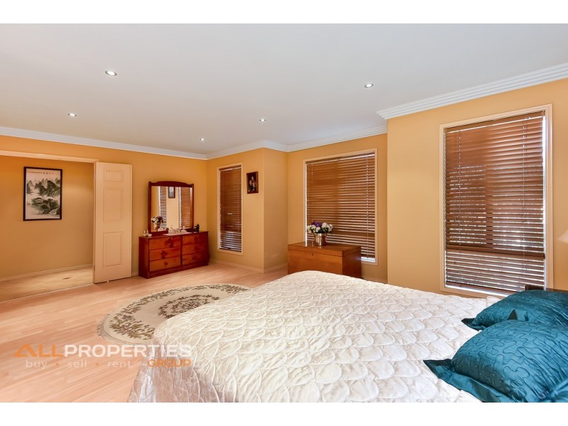 4 CORNELL CLOSE, Regents Park QLD 4118