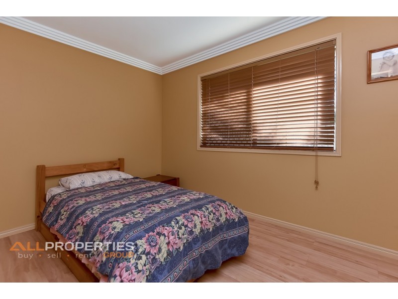 4 CORNELL CLOSE, Regents Park QLD 4118