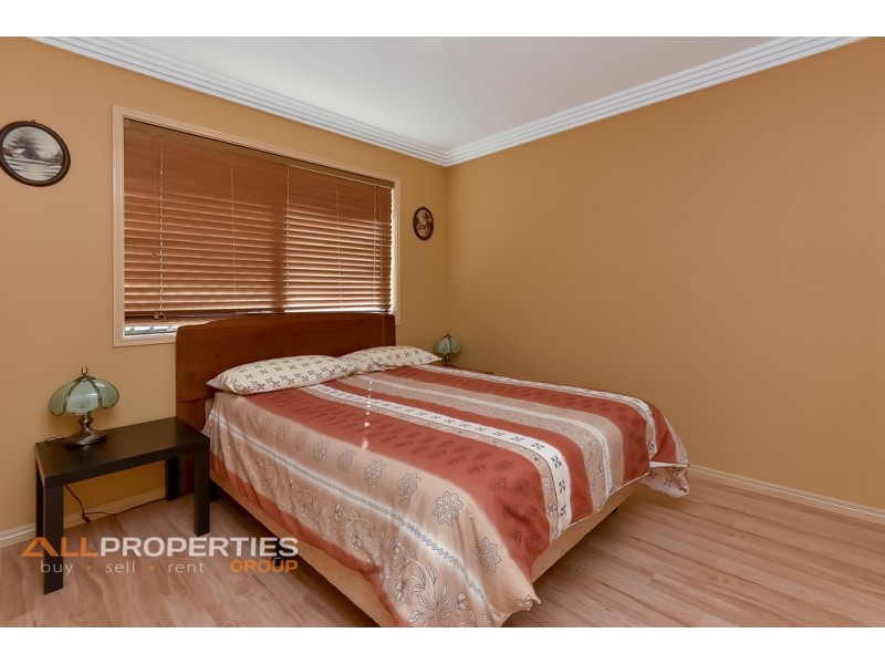 4 CORNELL CLOSE, Regents Park QLD 4118