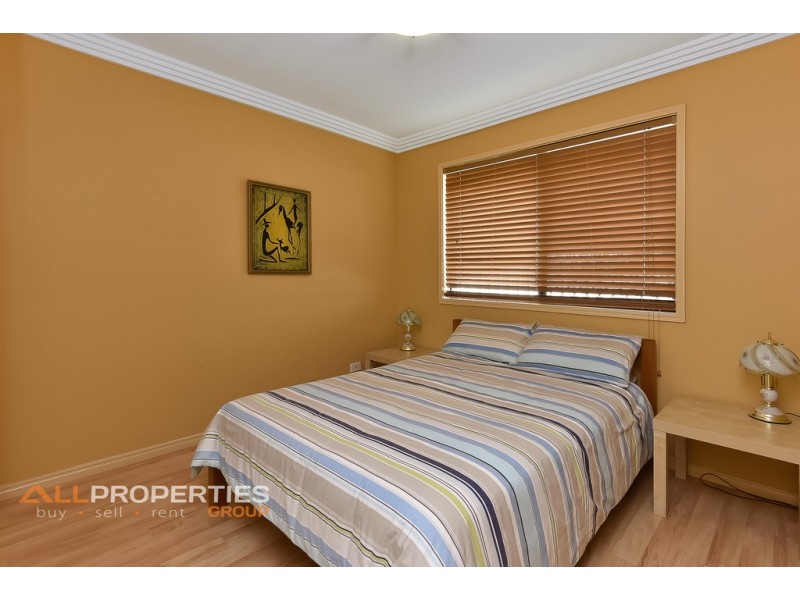 4 CORNELL CLOSE, Regents Park QLD 4118