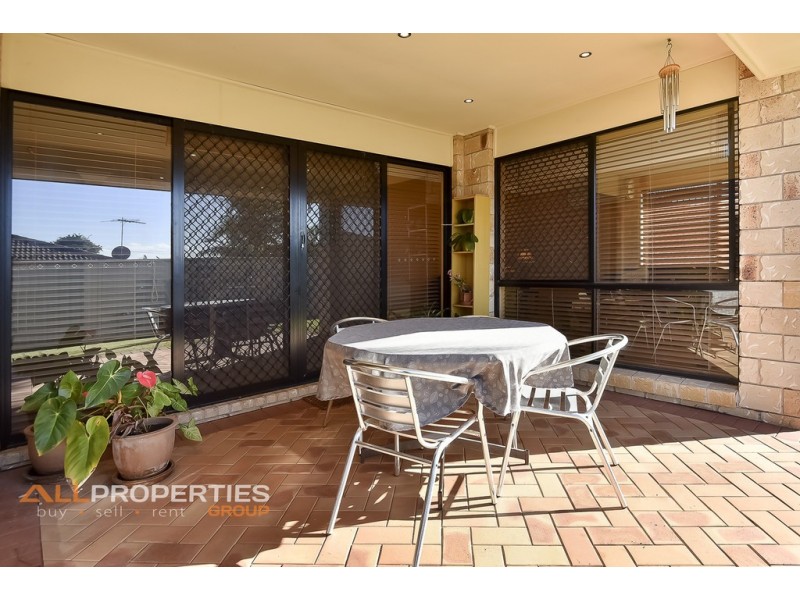 4 CORNELL CLOSE, Regents Park QLD 4118