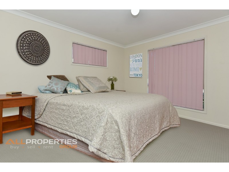 53 RADIATA STREET, Hillcrest QLD 4118