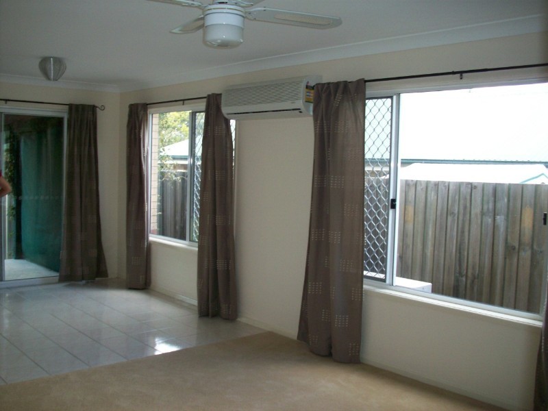 33 Rimu Crescent, Forest Lake QLD 4078