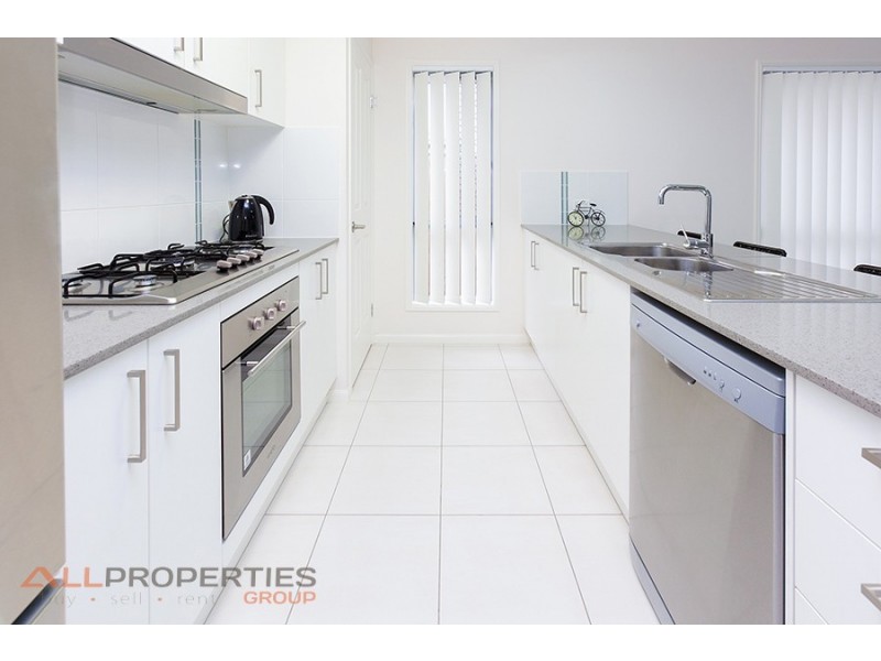 17 The Avenue, Heathwood QLD 4110