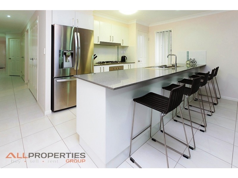 17 The Avenue, Heathwood QLD 4110