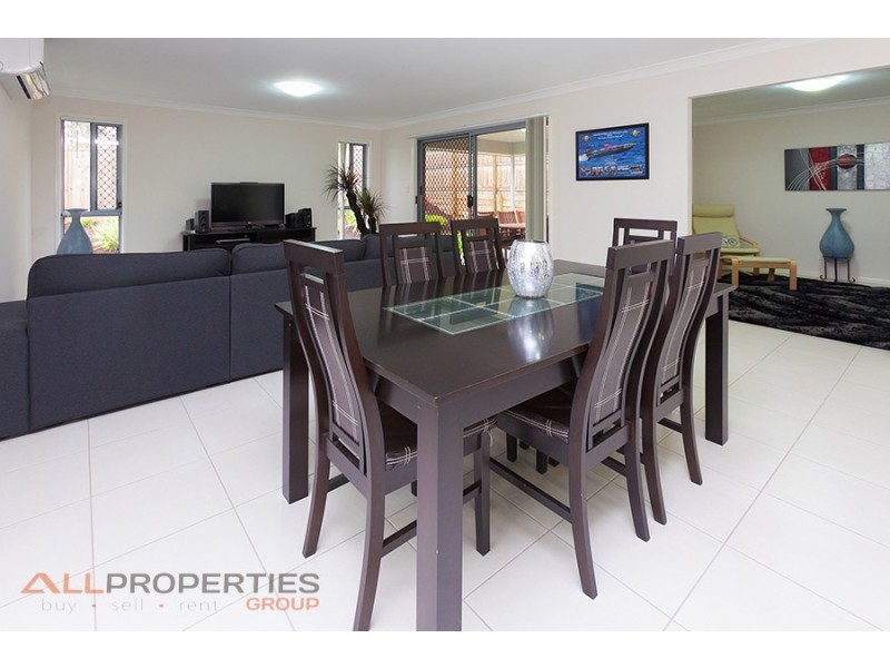 17 The Avenue, Heathwood QLD 4110