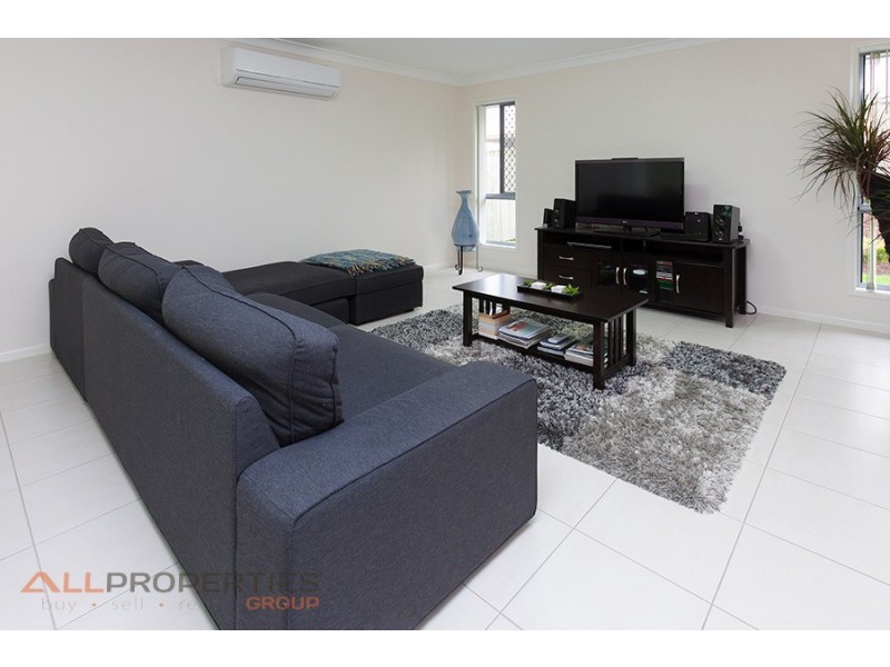 17 The Avenue, Heathwood QLD 4110