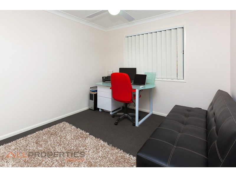 17 The Avenue, Heathwood QLD 4110