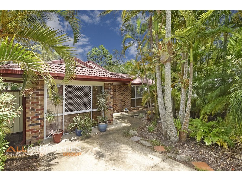 10 SOLANDRA CIRCUIT, Regents Park QLD 4118