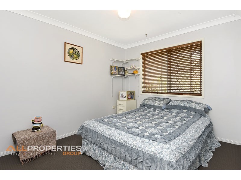 10 SOLANDRA CIRCUIT, Regents Park QLD 4118
