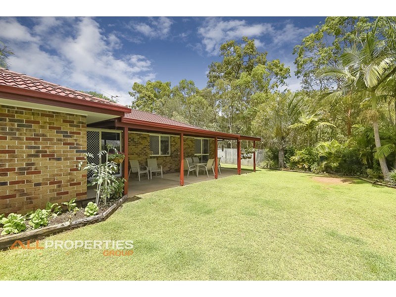 10 SOLANDRA CIRCUIT, Regents Park QLD 4118