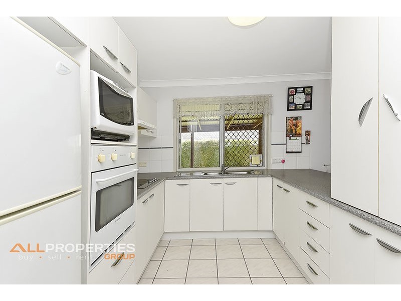 10 SOLANDRA CIRCUIT, Regents Park QLD 4118