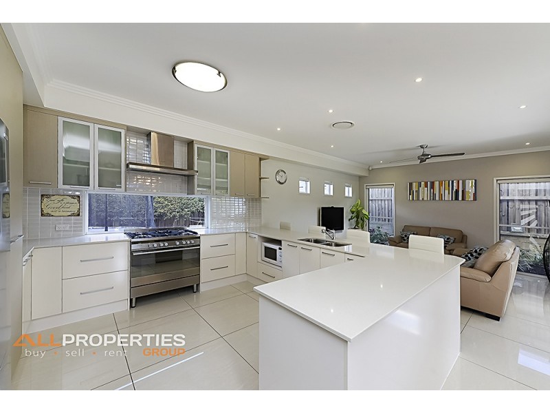 34 Sandalwood Street, Heathwood QLD 4110