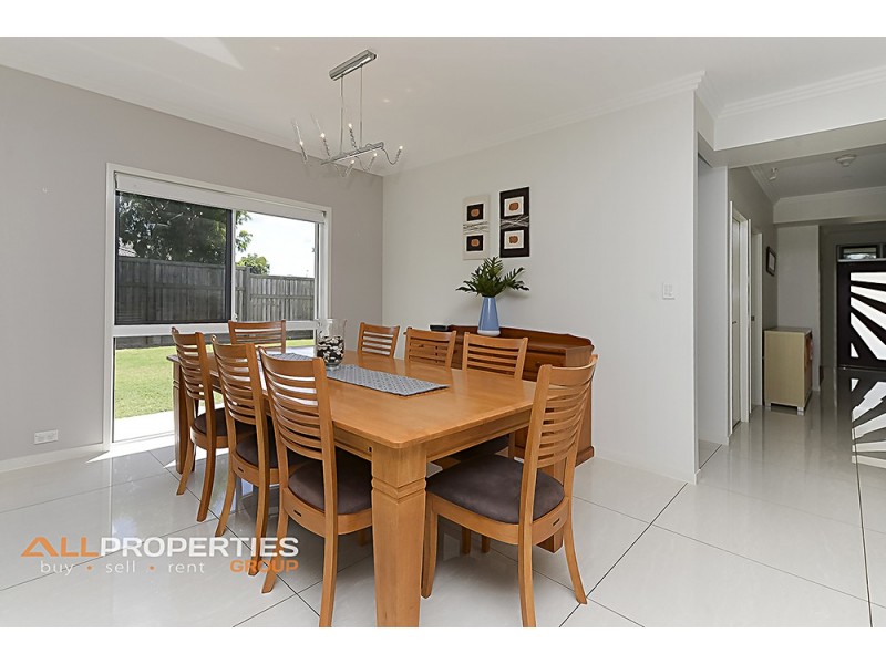 34 Sandalwood Street, Heathwood QLD 4110