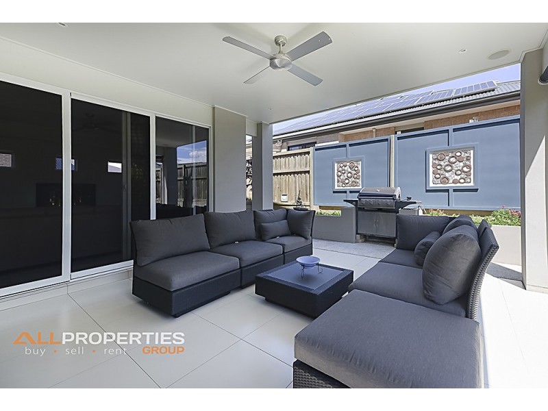 34 Sandalwood Street, Heathwood QLD 4110