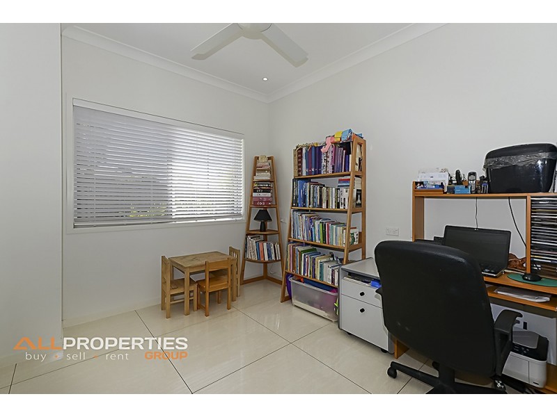 34 Sandalwood Street, Heathwood QLD 4110