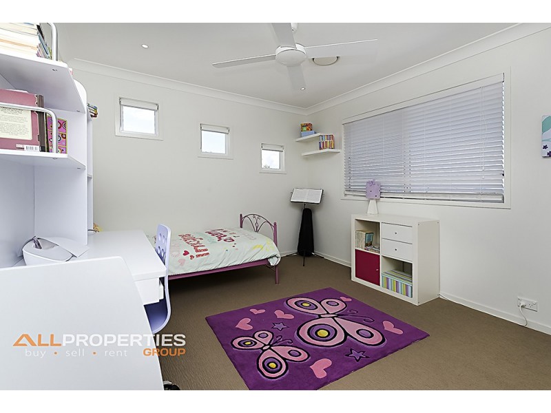 34 Sandalwood Street, Heathwood QLD 4110