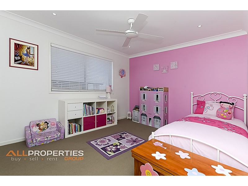 34 Sandalwood Street, Heathwood QLD 4110