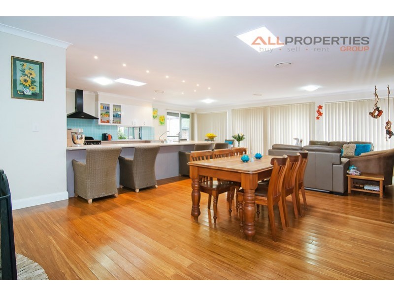 21 Summerhill Place, Woodhill QLD 4285