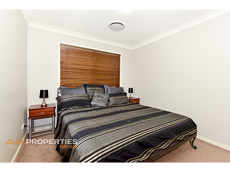 15 Montville Place, Forest Lake QLD 4078