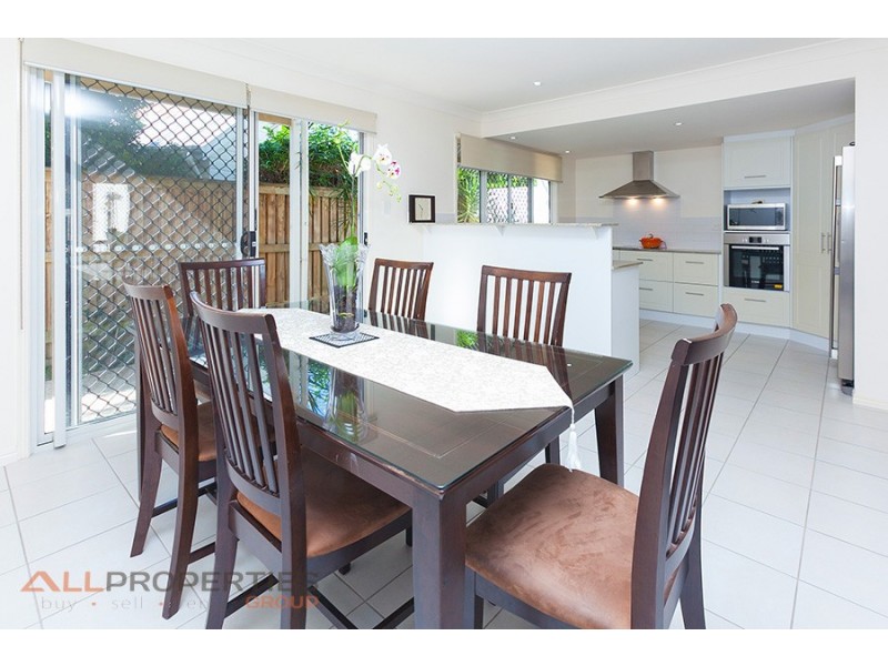 4/15 San Mateo Blvd, Eight Mile Plains QLD 4113