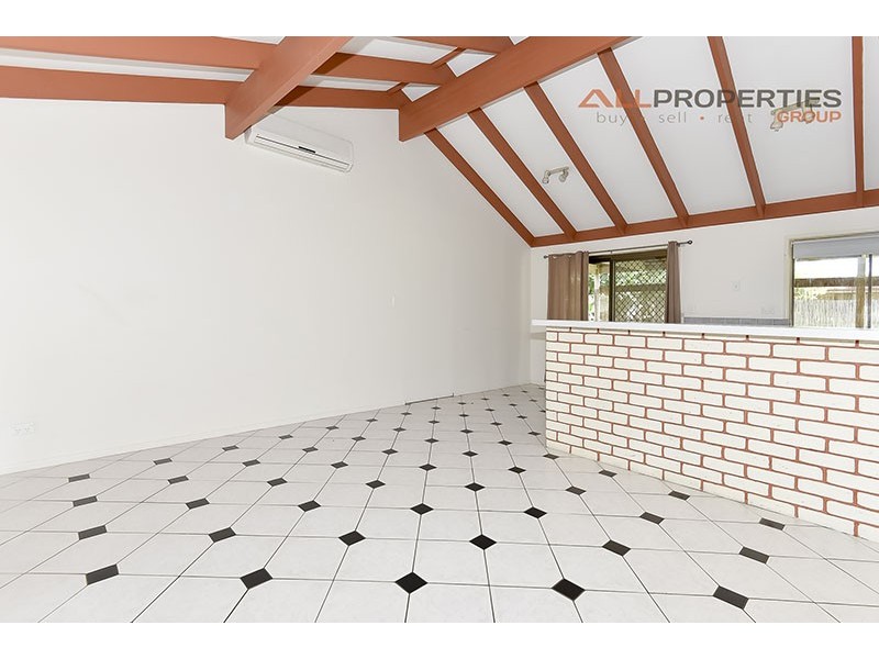 30A Emerald Drive, Regents Park QLD 4118