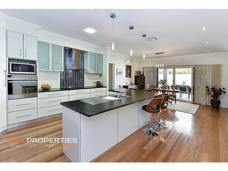 9 Coolibah Street, Heathwood QLD 4110