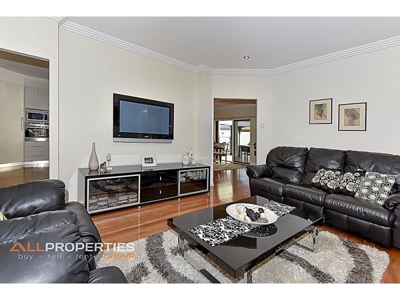 9 Coolibah Street, Heathwood QLD 4110