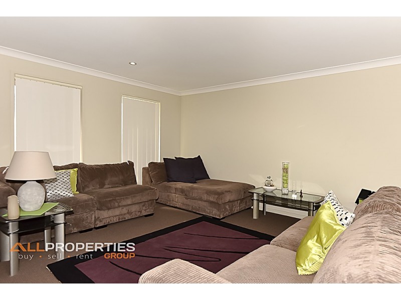 24 Thames Drive, Regents Park QLD 4118