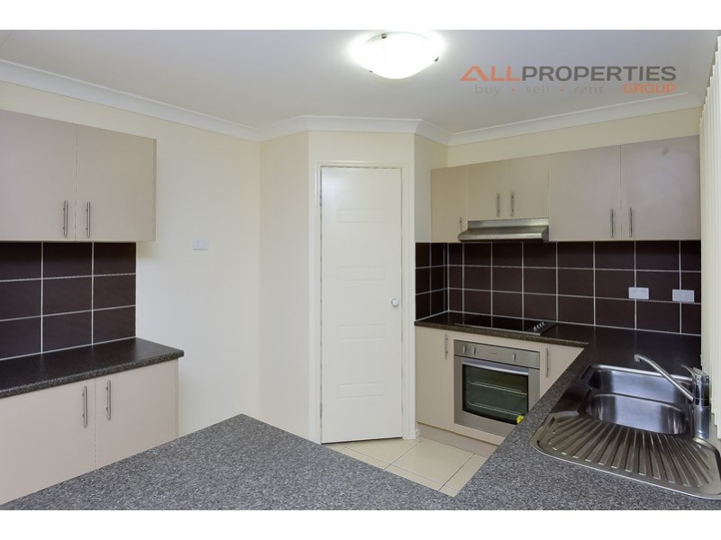 62 Blackwell Street, Hillcrest QLD 4118