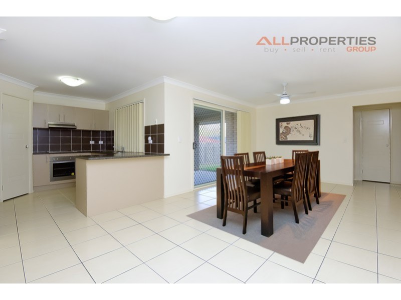 62 Blackwell Street, Hillcrest QLD 4118