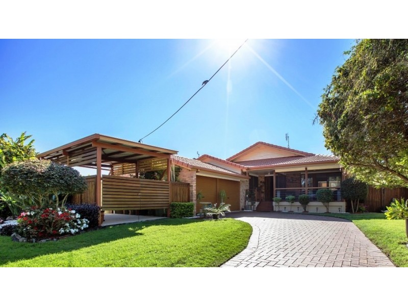 9 Mulloka Esplanade, Wurtulla QLD 4575