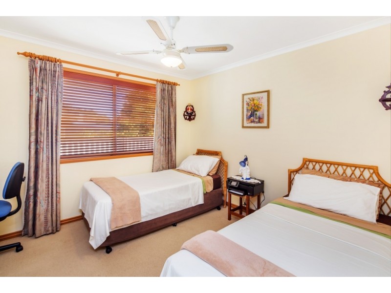 9 Mulloka Esplanade, Wurtulla QLD 4575