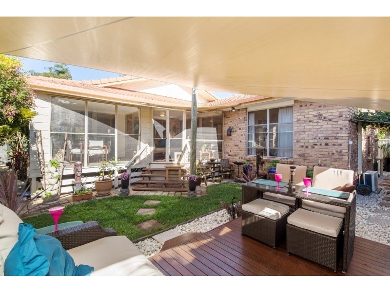 9 Mulloka Esplanade, Wurtulla QLD 4575