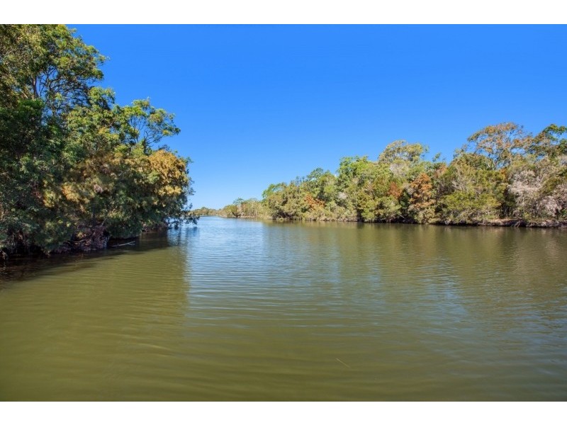 9 Mulloka Esplanade, Wurtulla QLD 4575